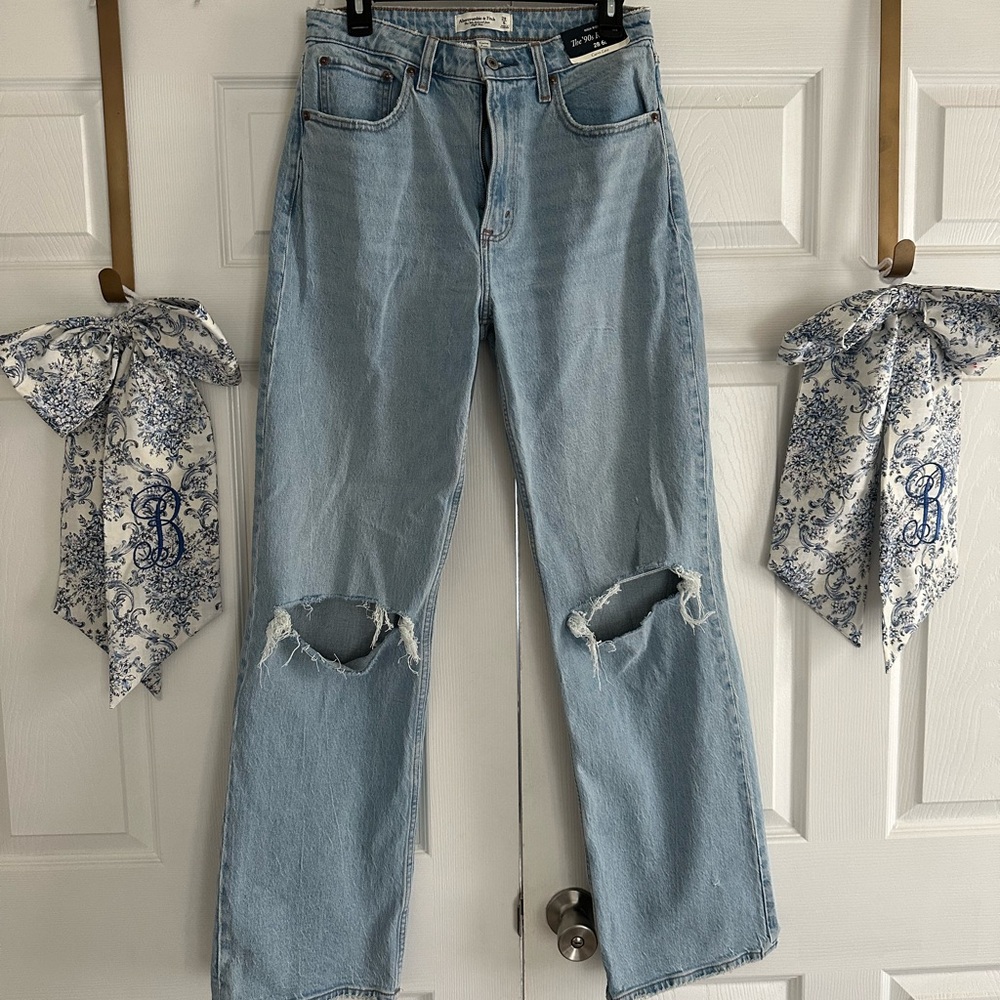 Abercrombie & Fitch ‘90s Relaxed Jean